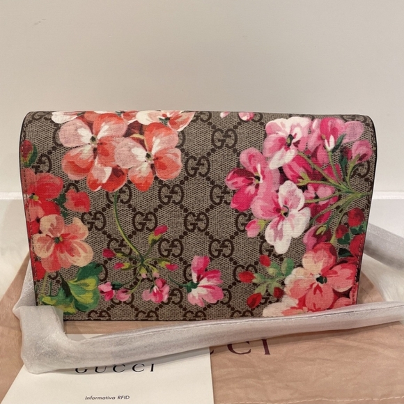 ✨️🌸👛GUCCI 410082GG Supreme Monogram Bloom purse 👛 with chain - Picture 3 of 16